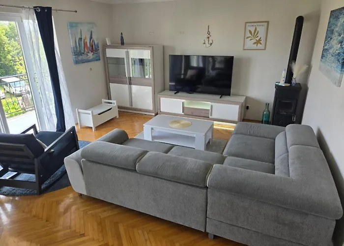 Apartment Frane