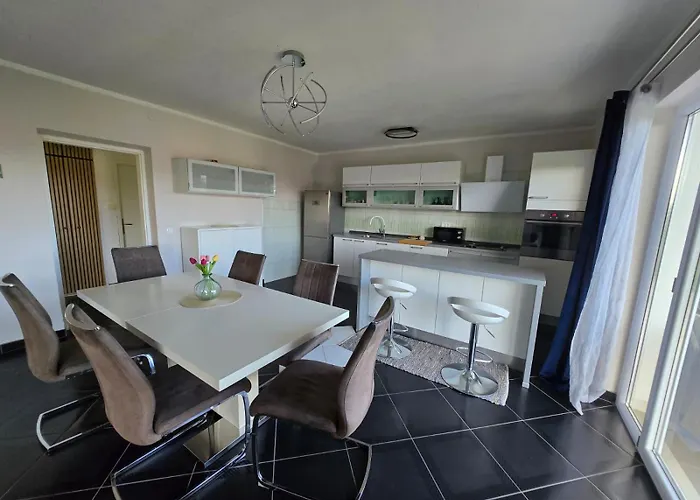 Apartment Frane